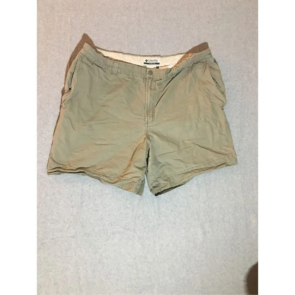 Mens Columbia Shorts Size 42 Green Khaki Tan Pockets Comfortable Summer Spring